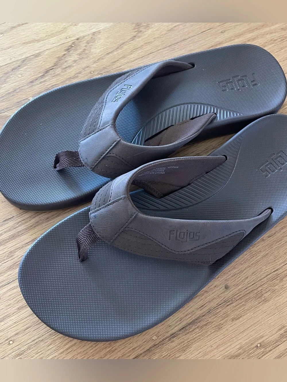 Flojos Men's Dark Brown Comfort Flip Flops  size 11